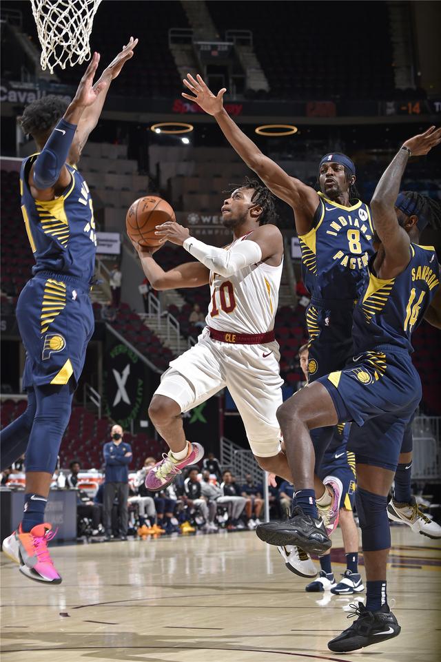 们在攻防两 们在攻防两